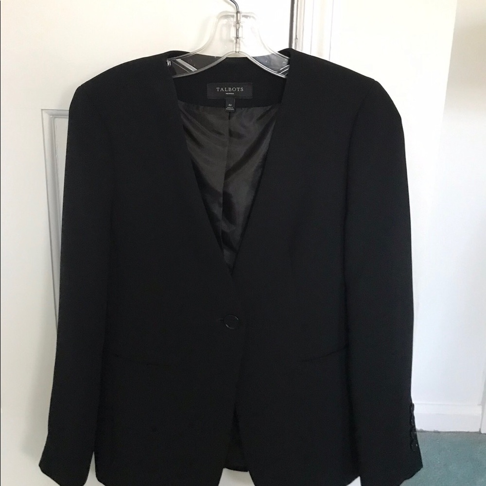 Classic black blazer!